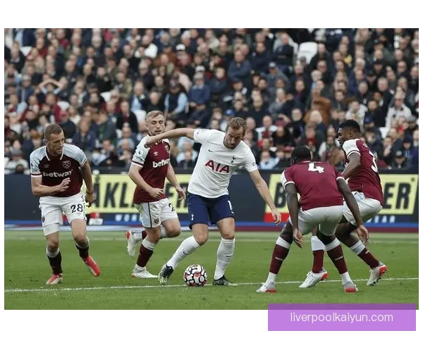 奥德加德在英超赛季中的表现稳健，持续提升球队竞争力。